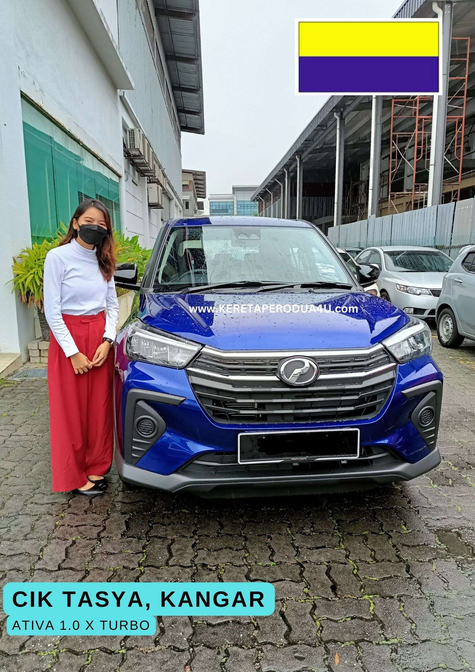 Pelanggan Perodua bersama kereta yang diterima